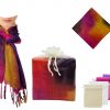 Pañuelo multicolor con flecos + bolsa de tul