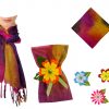 Pañuelo multicolor con flecos + flor de fieltro